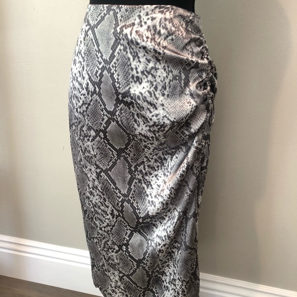 free press Dresses & Skirts - Free Press White & Grey snake print skirt